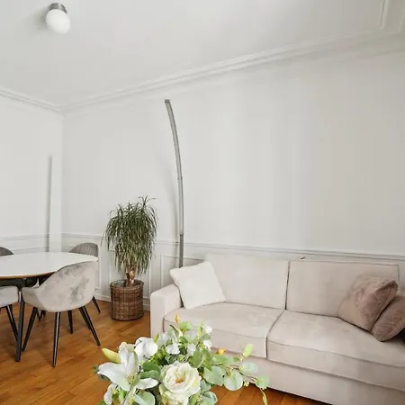 Apartment Le Xvie Chic Paris
